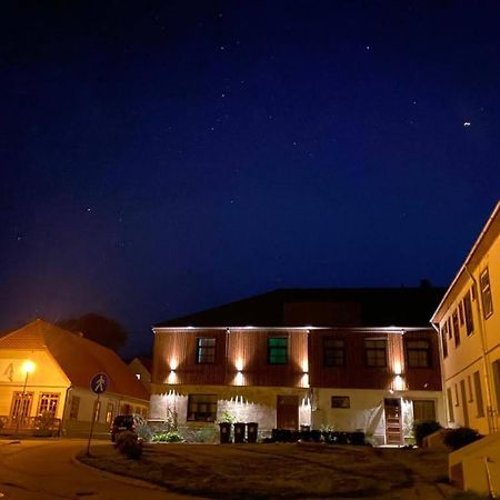 Metras Maja Hotell Aizpute Eksteriør bilde