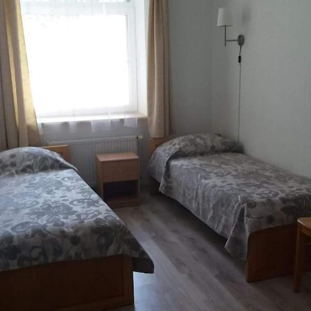 Metras Maja Hotell Aizpute Eksteriør bilde