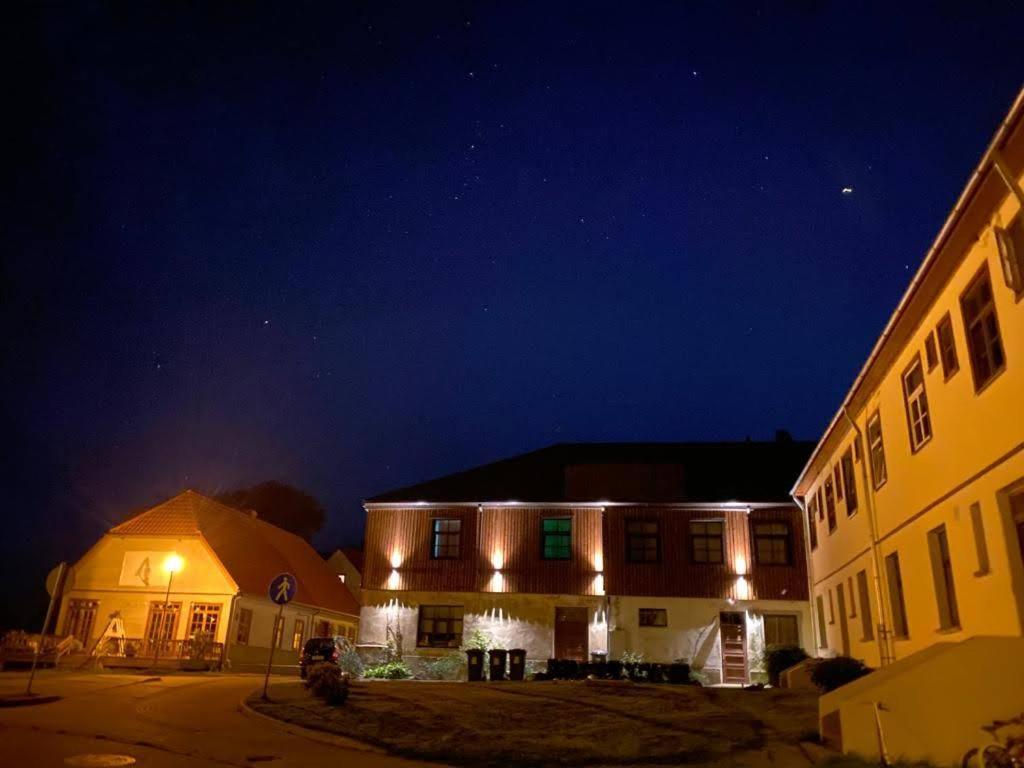 Metras Maja Hotell Aizpute Eksteriør bilde