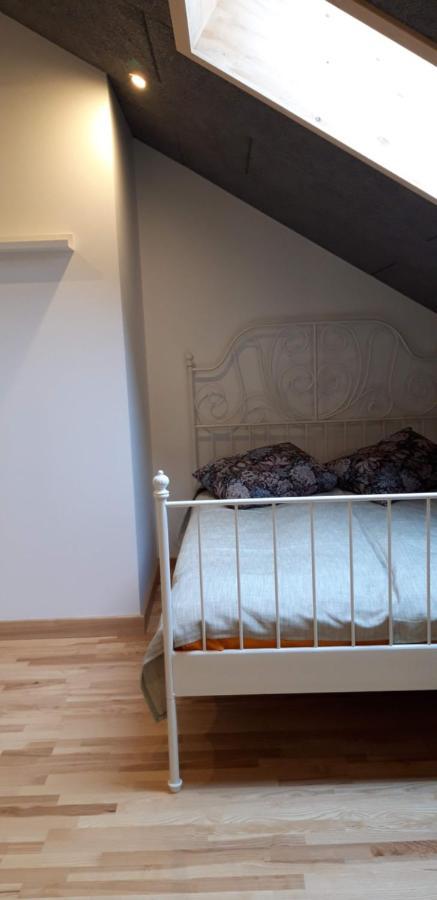 Metras Maja Hotell Aizpute Eksteriør bilde