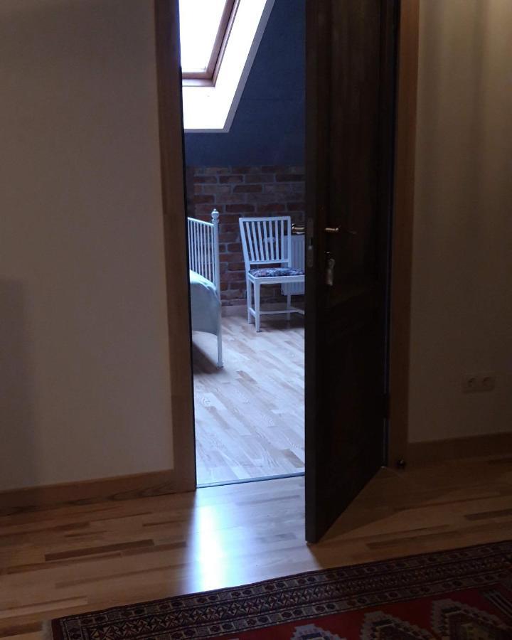 Metras Maja Hotell Aizpute Eksteriør bilde