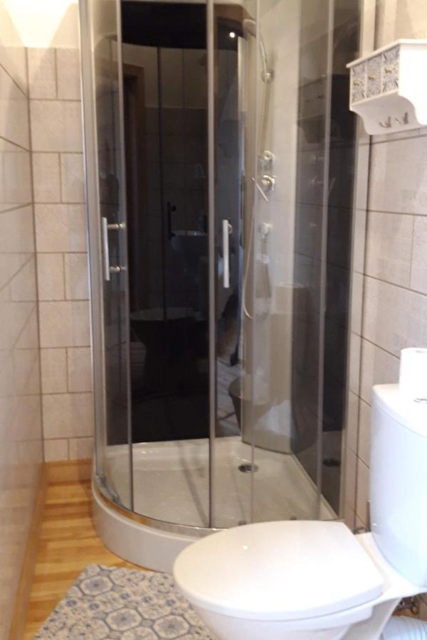 Metras Maja Hotell Aizpute Eksteriør bilde