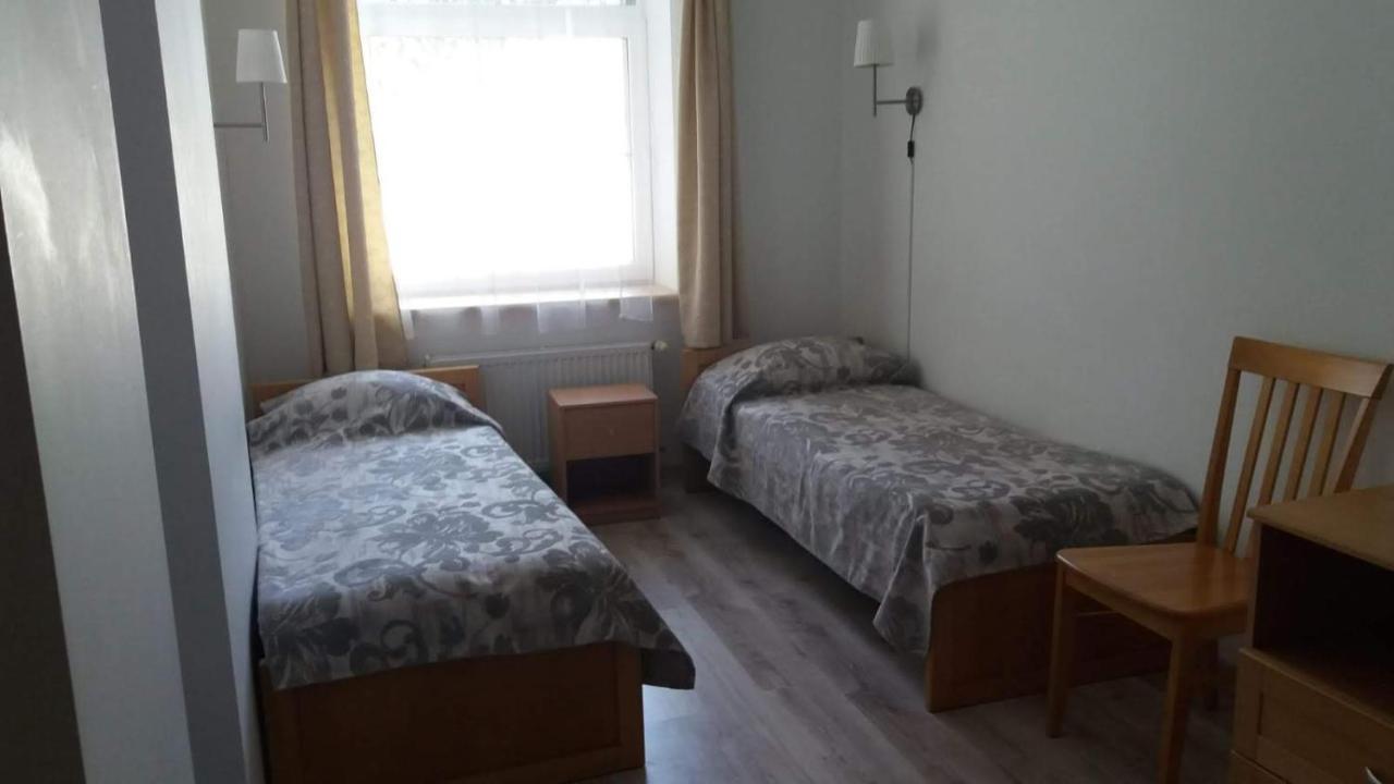 Metras Maja Hotell Aizpute Eksteriør bilde