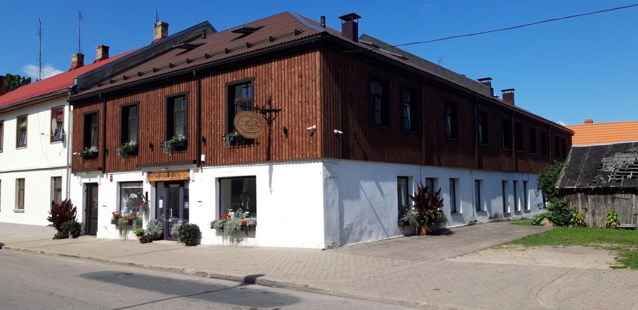 Metras Maja Hotell Aizpute Eksteriør bilde